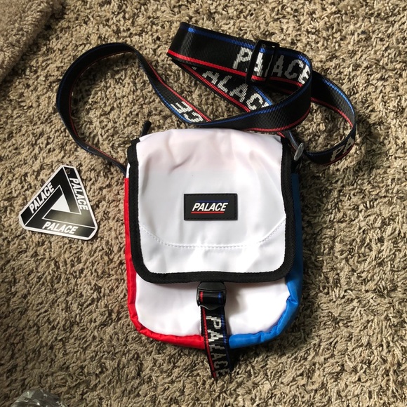 PALACE Other - Palace Genius Shot Bag